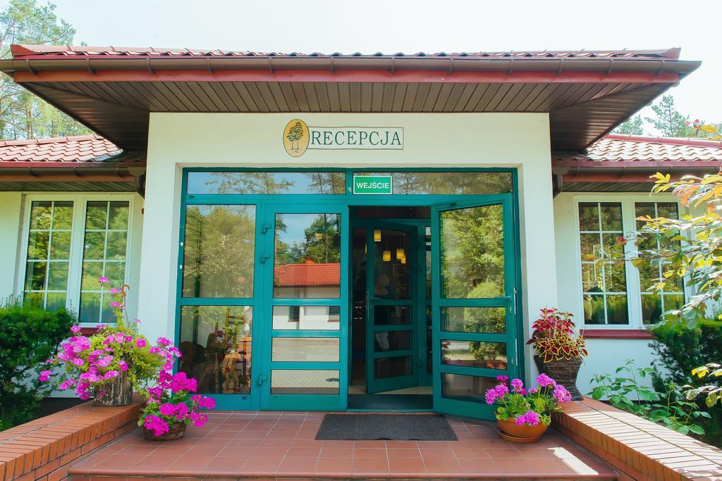 Hotel Pod Sosnami Osieck Екстер'єр фото
